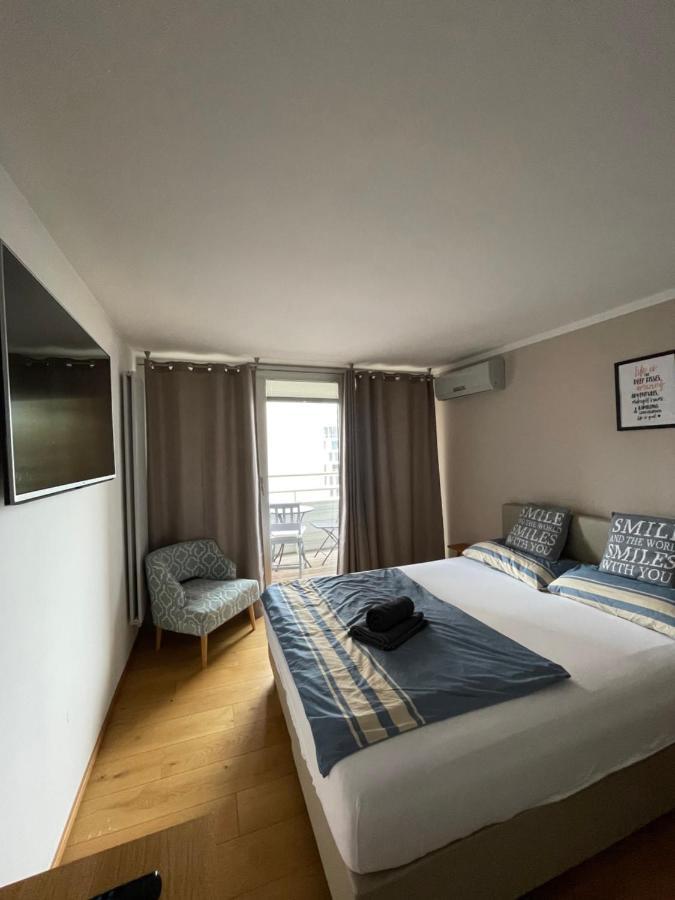 Mr And Mrs Bright 5 Apartment Ljubljana Bagian luar foto